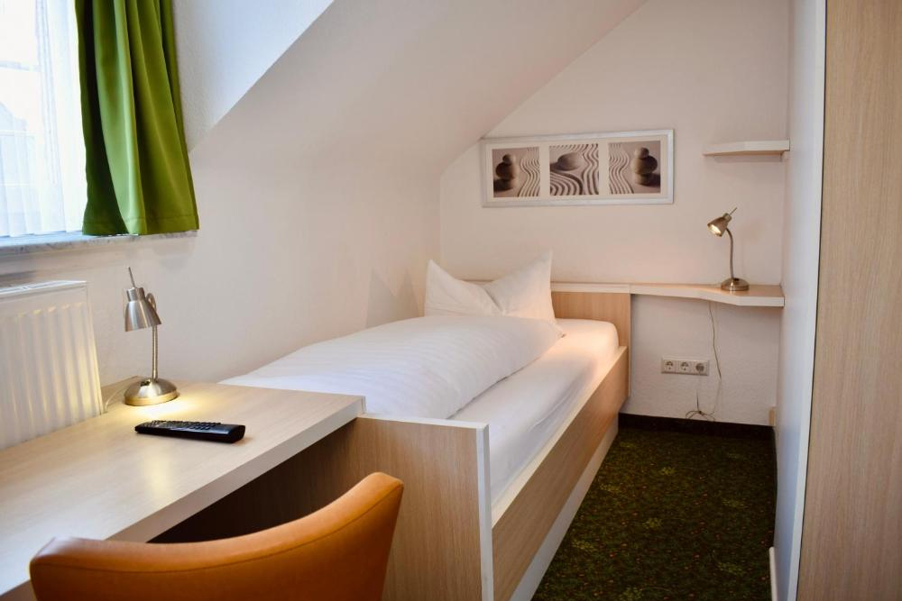 Kleines Einzelzimmer Hotel Velbert – Bild 1